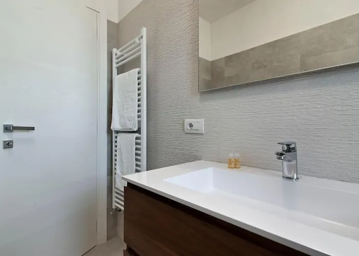 Apartment Renoir & Parking - Selection *