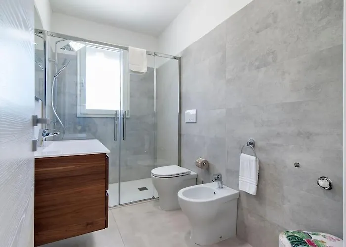 Renoir & Parking - Selection Lecce