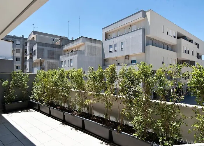 Renoir & Parking - Selection * Lecce