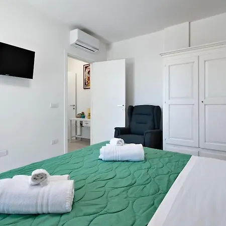 Apartment Renoir - Balcone E Box Auto - Selection Lecce