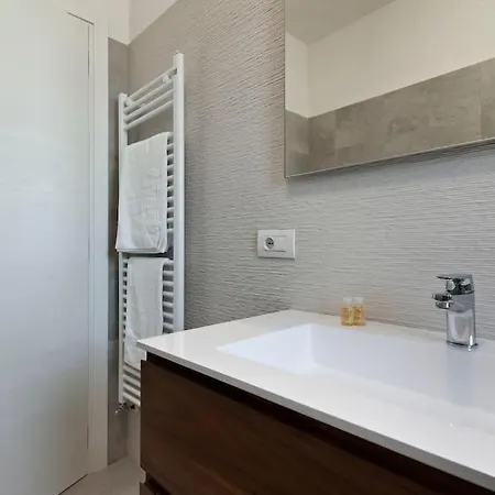Apartment Renoir - Balcone E Box Auto - Selection *