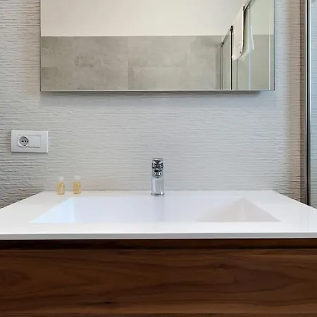 Apartment Renoir - Balcone E Box Auto - Selection Lecce